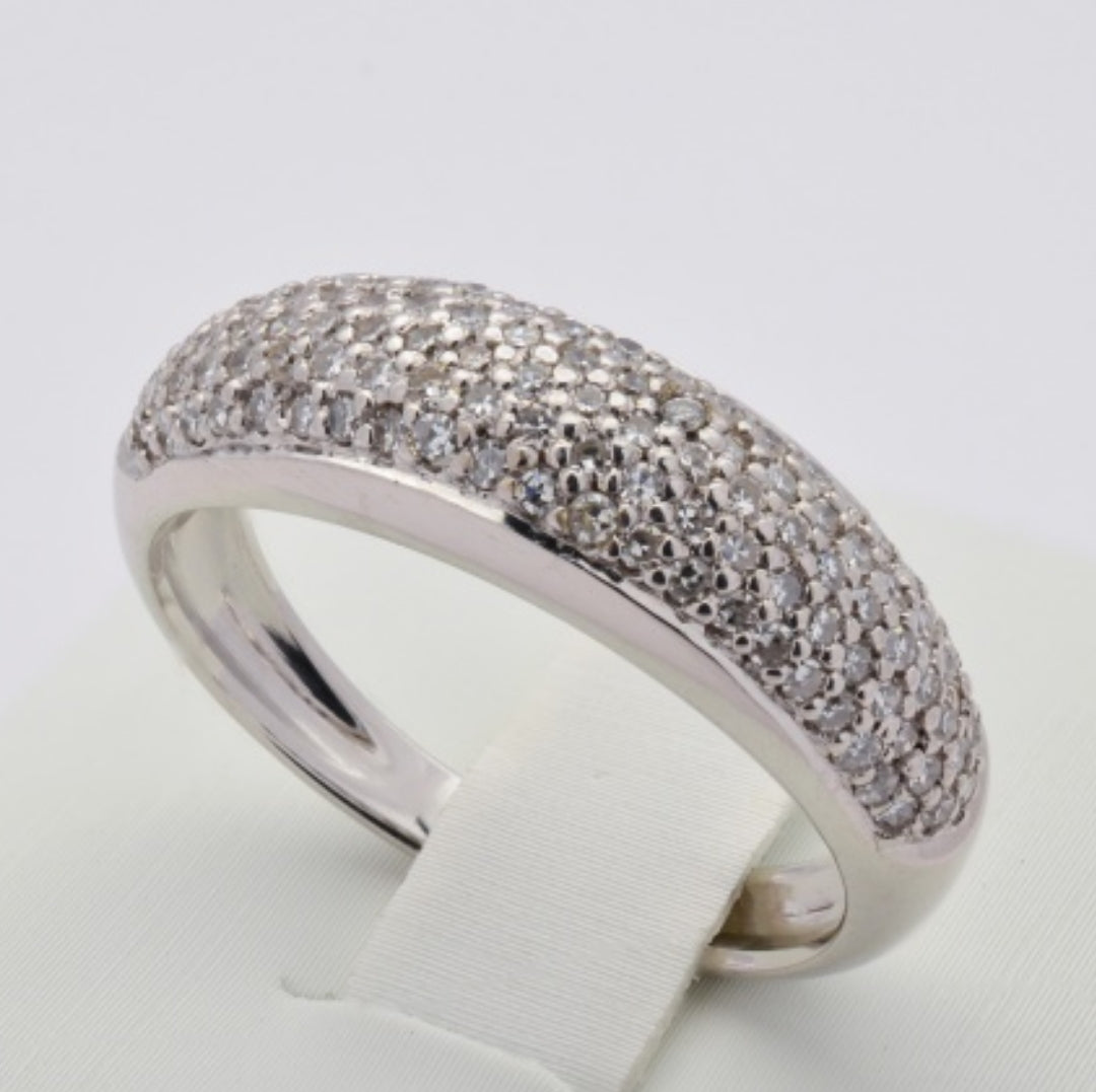 Pavé diamond ring in white gold